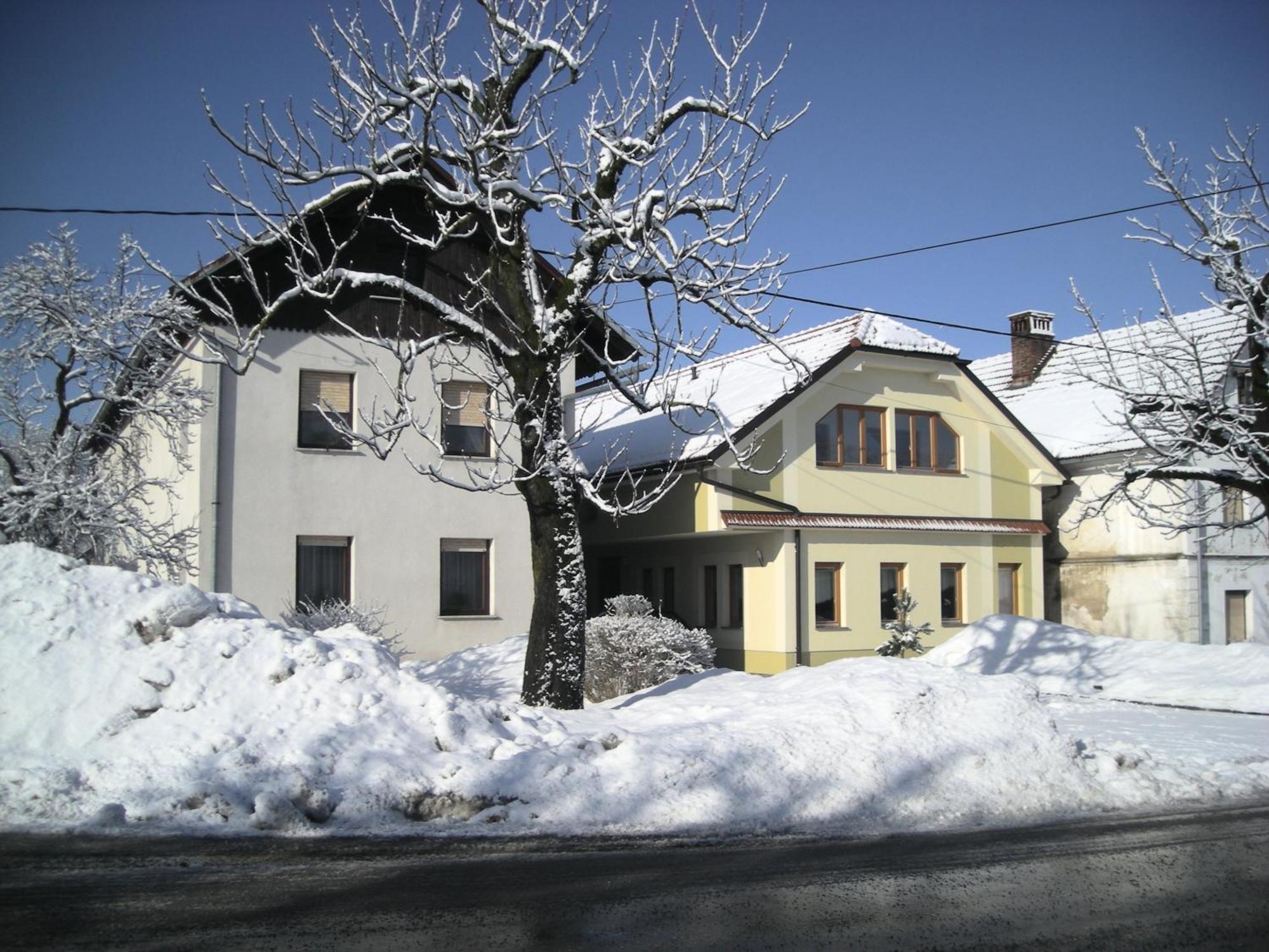 Hotel Turisticna Kmetija Logar Grahovo Zewnętrze zdjęcie
